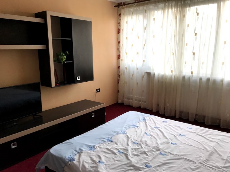 Inchiriere garsoniera decomandat, mobilat, etaj 4/10, Calea Bucuresti, zona Rotonda