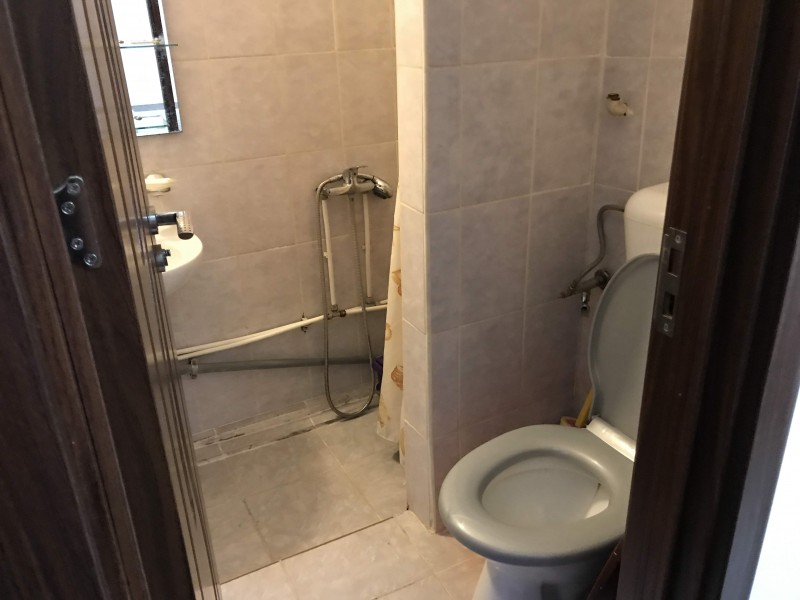 Inchiriere garsoniera decomandat, mobilat, etaj 9/10, Calea Bucuresti, zona Stomatologie