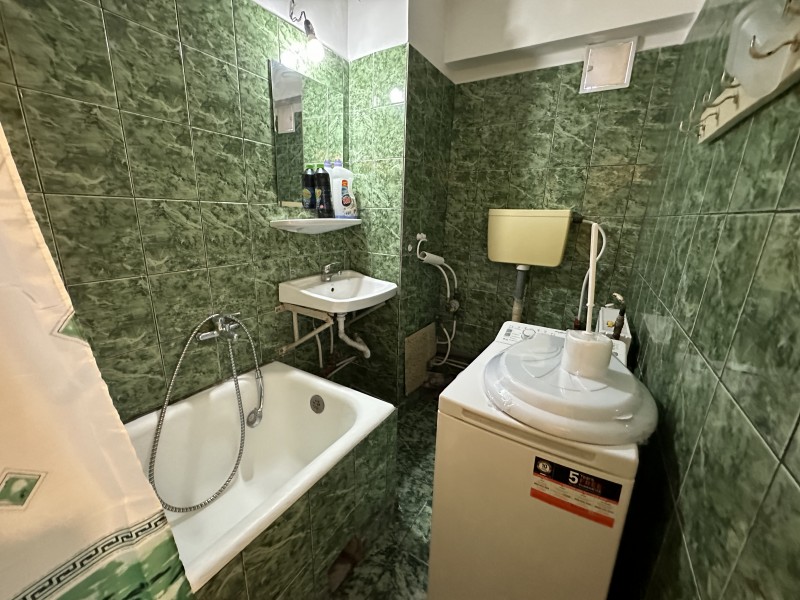 Inchiriere garsoniera decomandata, etaj 4/4, Craiovita Noua, zona Segarcea, langa Lidl