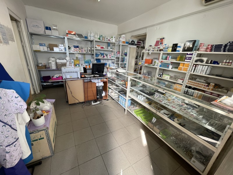 Spatiu comercial, 52mp, stradal, Calea Severinului langa Notar Defta, zona Geamuri - Billa