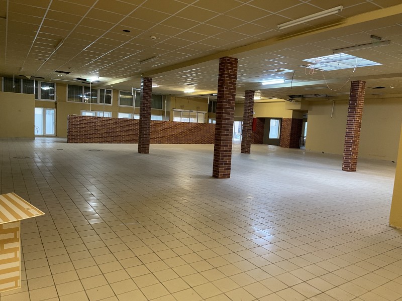 Spatiu comercial 400mp centru vechi, pretabil orice, cu autorizatie ISU