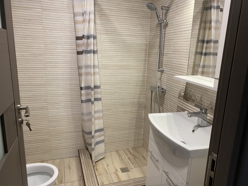 Spatiu comercial zona Piata Centrala, 100mp, centrala termica, totul nou