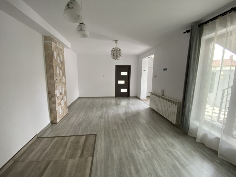 Spatiu comercial zona Piata Centrala, 100mp, centrala termica, totul nou