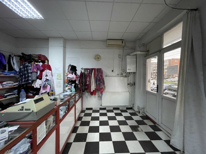Spatiu stradal 45mp cu vad deosebit