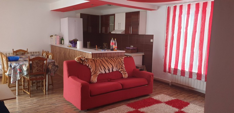 Vanzare casa 7 camere, an constructie 2014